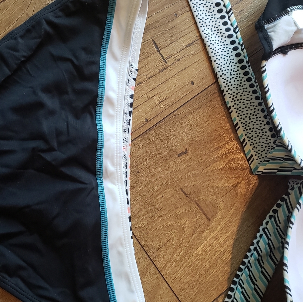 Swimsuit - Picture 4 of 4
